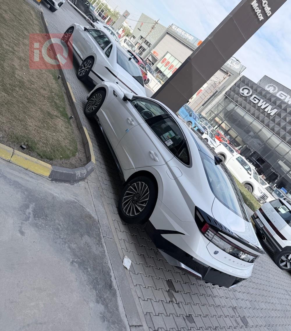 هیۆندای ازێرا